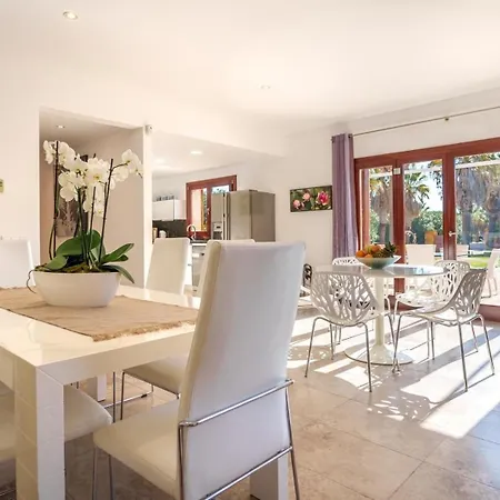 Schoenes Mit Pool Fuer 8 Personen Vakantiehuis Sa Pobla