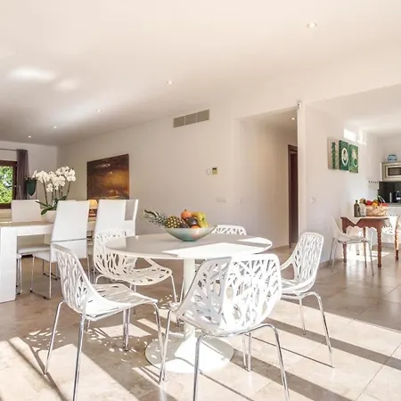 Vakantiehuis Schoenes Mit Pool Fuer 8 Personen Sa Pobla